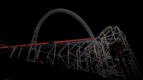 I've never been a fan of rollercoasters, but this sealed the deal for me. Two friends get on a rollercoaster together but the lap bar holding them down in their seats isn't properly latched. When the ride goes over a hill, one friend goes FLYING off the ride and falls to his death in front of hundreds of people. The ride stalls with the cars hanging upside down and the other friend is left hanging from the lap bar. Buck attempts to urge the man to reach up and grab his safety strap, but he freaks out from all the people watching him below and lets go of the lap bar, falling to his death. The crew is able to save the other riders, but those two deaths were hard to watch.
Did I mention the tapeworm?
The floor beneath a wedding collapses and the entire party falls into the wreckage below. Apparently the wedding was being held on a makeshift third floor, made with illegal materials that were obviously not strong enough to hold a crowd of that size.