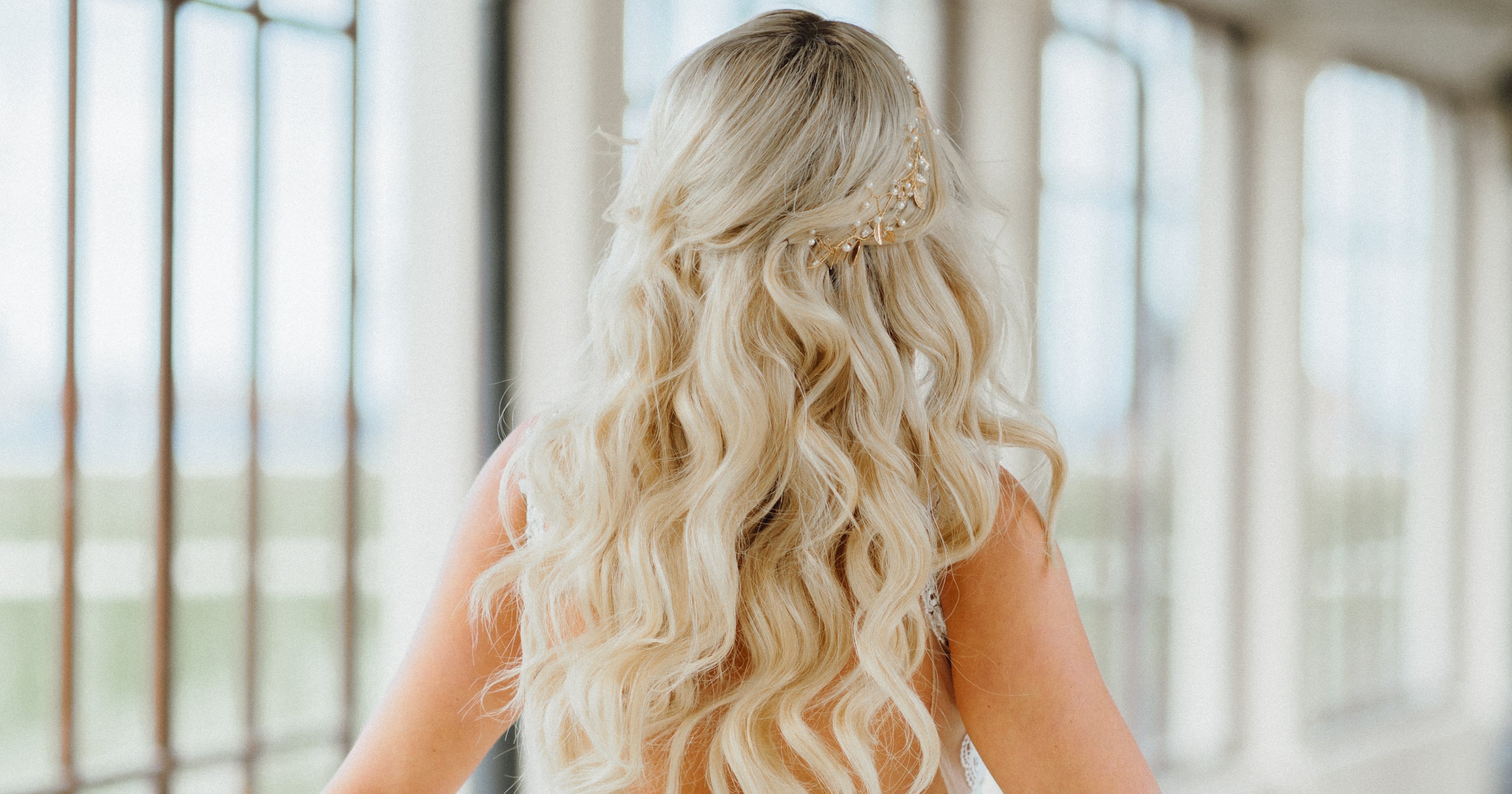 34 Gorgeous Short Wedding Hairstyles and Bridal Hair Ideas