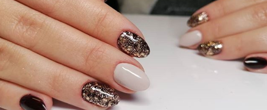 Celebrate the Season in Style With 25 Glitter Nail Art Ideas That Aren't the Least Bit Tacky