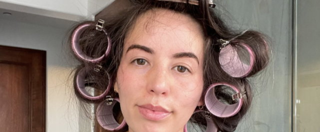 Giant '90s Roller Curls Are On Trend For 2022 — Now I Know Why