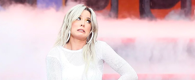 Halsey Shut Down the Haters About Her Natural Hair With 1 Photo