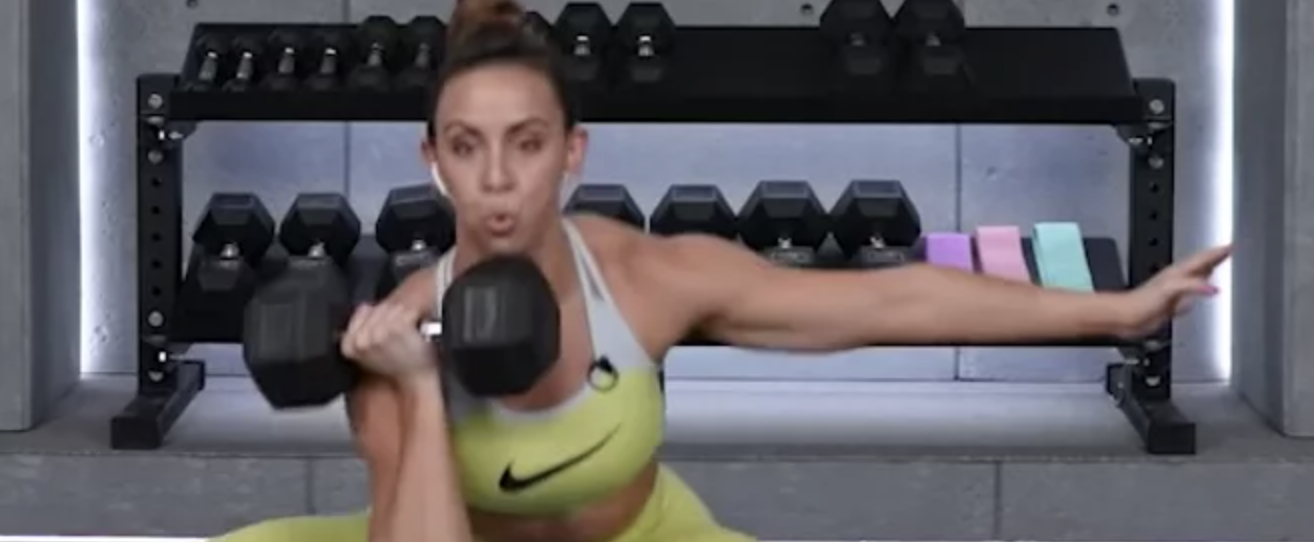 This Calorie-Burning, Supersweaty, 40-Minute Dumbbell Workout Is All About the Legs and Abs