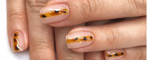 Let These Short Gel Manicures Be Your Fall Nail Inspiration