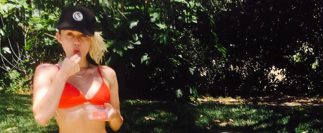 Miley Cyrus Celebrates Summer With This Hot Bikini Pic