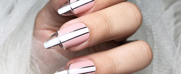 "Floating Tips" Are the Newest Version of the French Manicure, and You'll Want 'Em ASAP