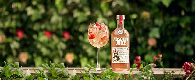 Absolut Juice Strawberry Edition Will Be Your Go-To Summer Spritz*