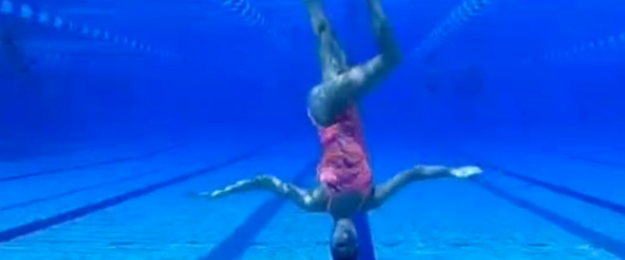 These Underwater TikToks From a Synchronized Swimmer Are Nothing Short of Mesmerizing