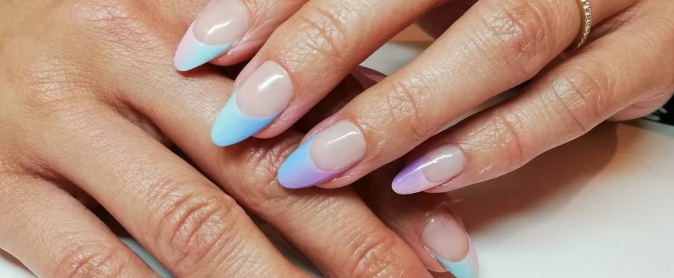 Deep French Manicures Are the Modern Version of Your Classic Go-To