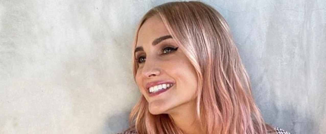 "Pumpkin" Pink Is the Most Fun Hair Color Change For Fall, and Ashlee Simpson Is the Proof